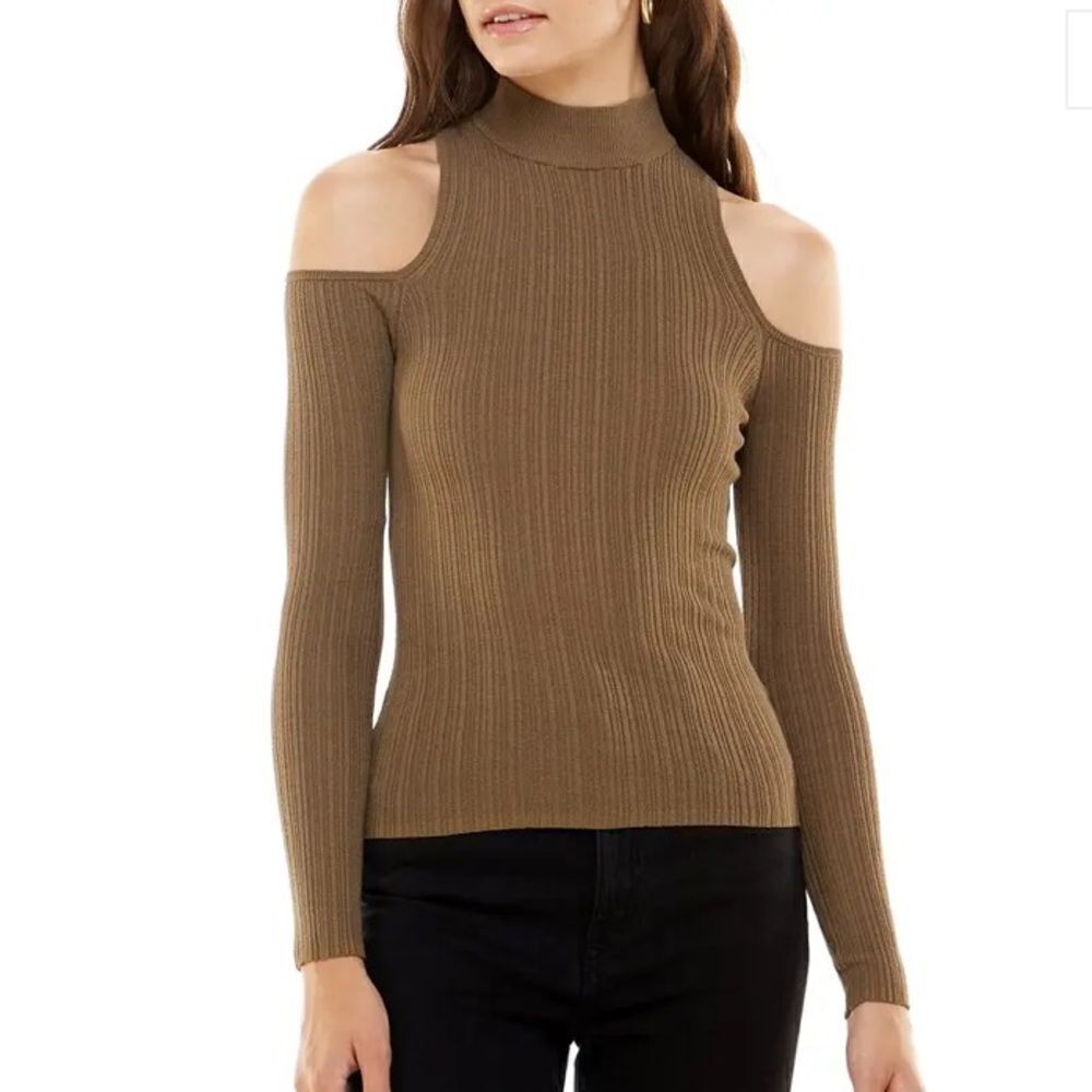NWT WAYF Cynthia Mock Neck Cold Shoulder Top sz XS